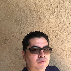 Meet your Posher, Javier